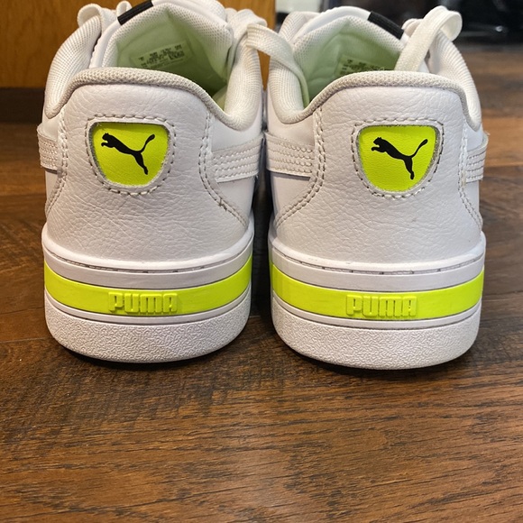 Like new Puma white sneakers!! Size 8.5 - Picture 4 of 6
